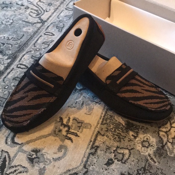 Rothy’s Dark Zebra Driver in 9 1/2 - Picture 2 of 6